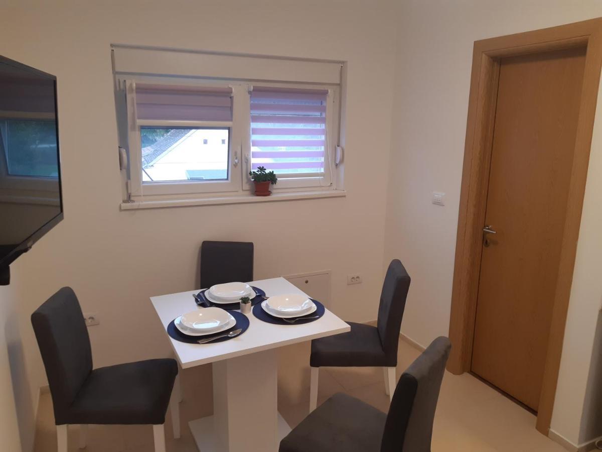 Lux Snezana Apartment Vrdnik Bagian luar foto